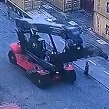 DAMN! Early Retirement For Worker In Iran