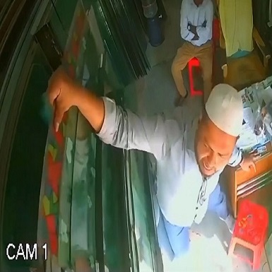 Careless Worker Crushed By Heavy Glass Panels