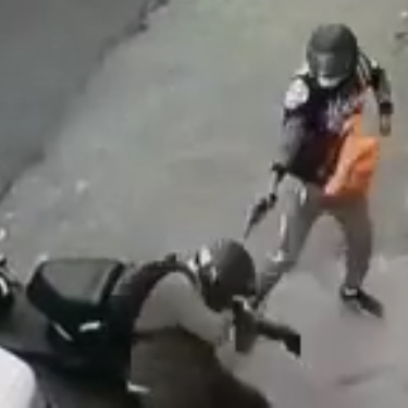 Motoboy Shot at Point Blank Range