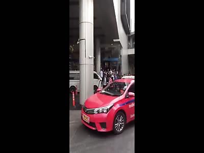 Six security guards attack taxi driver who tried to illegally overchar