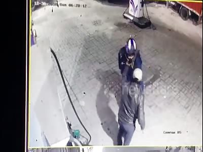 Student foiled robbery attempt in gun point