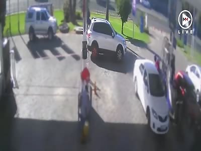 â€˜Rolex gangâ€™ snatch watch from driver at garage