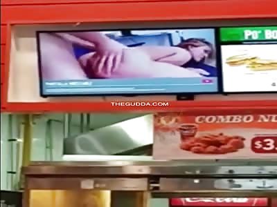 You Wonâ€™t Believe What Was Going On At A Popeyes!