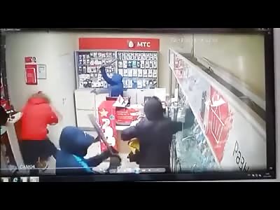 Russia: Instant mayhem a MTC store