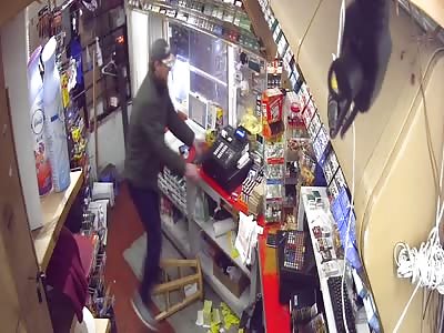 Machete vs knife Gas station