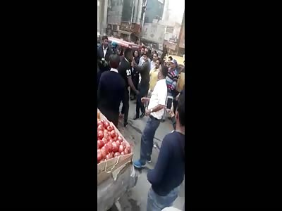 Foreign motorcyclist beaten by mob in Delhi after fighting with traffi