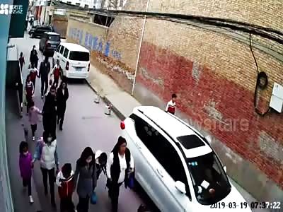 Minibus transporting gas cylinders explodes, killing one