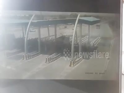 Speeding bus hits truck from behind at Indore-Ahmedabad highway