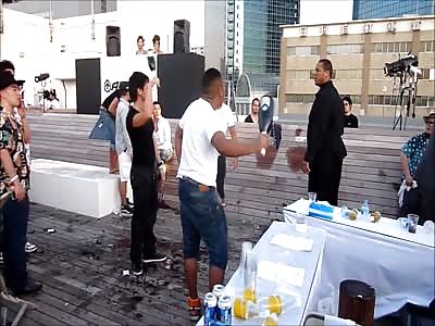 JAPANESE YAKUZA FIGHT.  é–¢æ±é€£åˆã®çŸ³å…ƒå¤ªä¸€ã¨ä¼Šè—¤ãƒªã‚ªãƒ³ã€‚ #HKG48