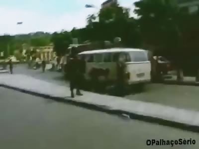 Police execute mall heister in Brazil - 1995