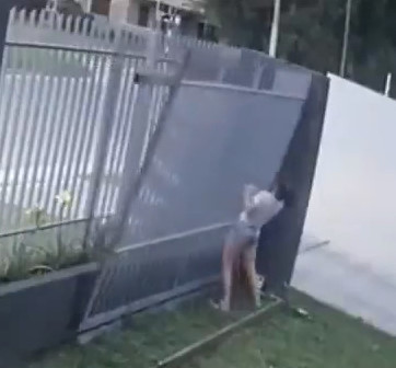 Heavy Gate Fall on Girl and Crush Her Like a Bug