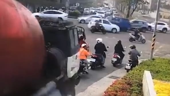 Faulty Breaks on a Cement Truck Results in Chaos at a Stoplight