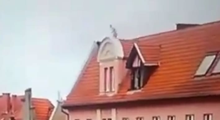 Nice Run Up Before Taking Suicidal Dive