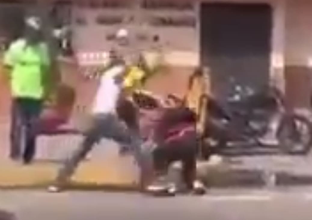 Dude Gets Stabbed to Death