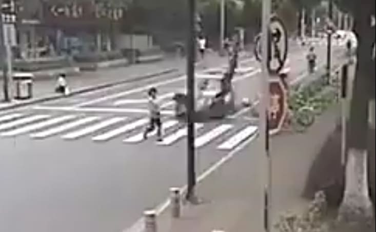 Human Bowling in China