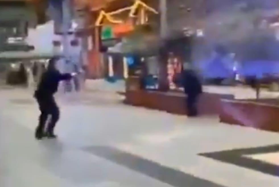 Knife Wielding Lunatic Shot and Killed by Chinese Police