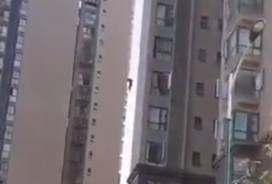 Quick Suicide in Wuhan