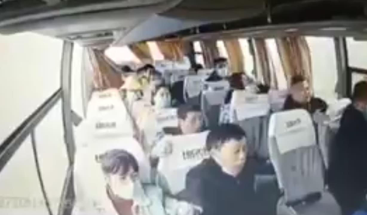 Crazy Bus Accident in China (Full Version)