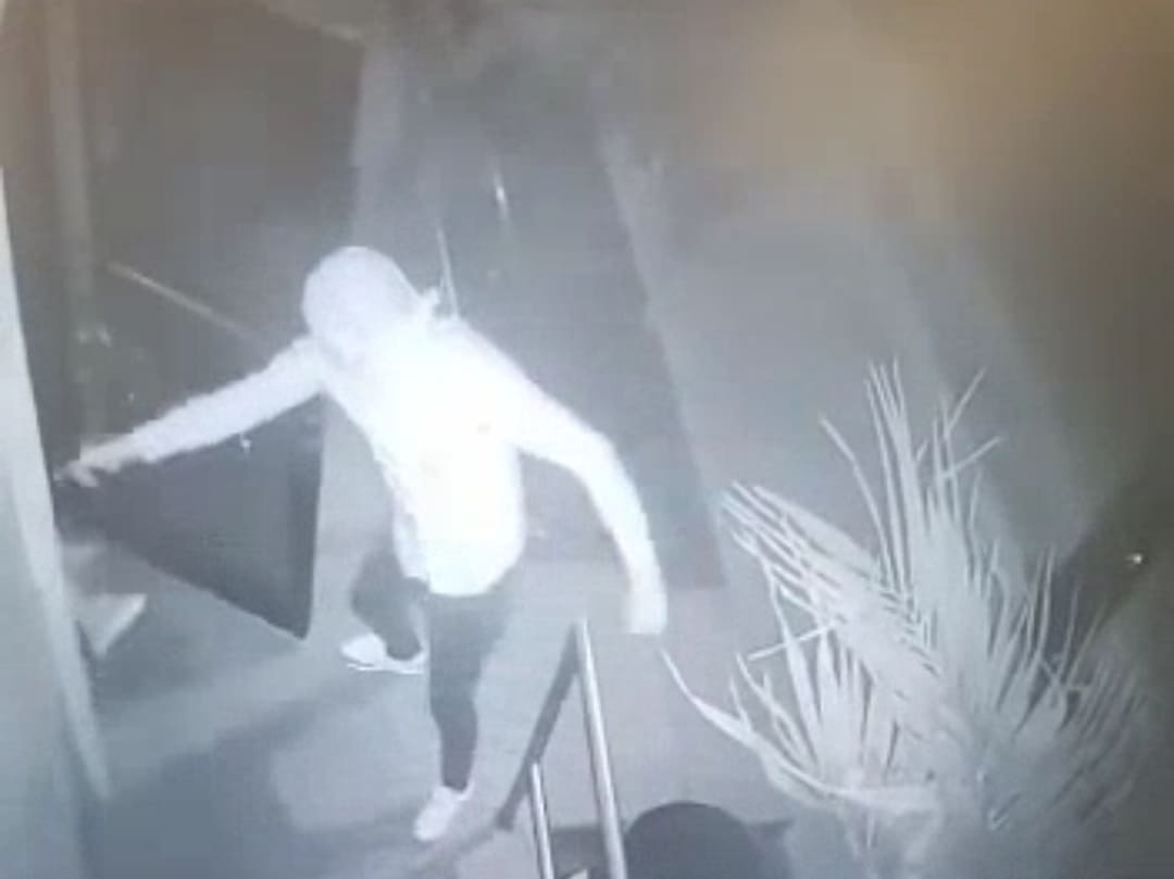 Hitman Uses The Extended Clip