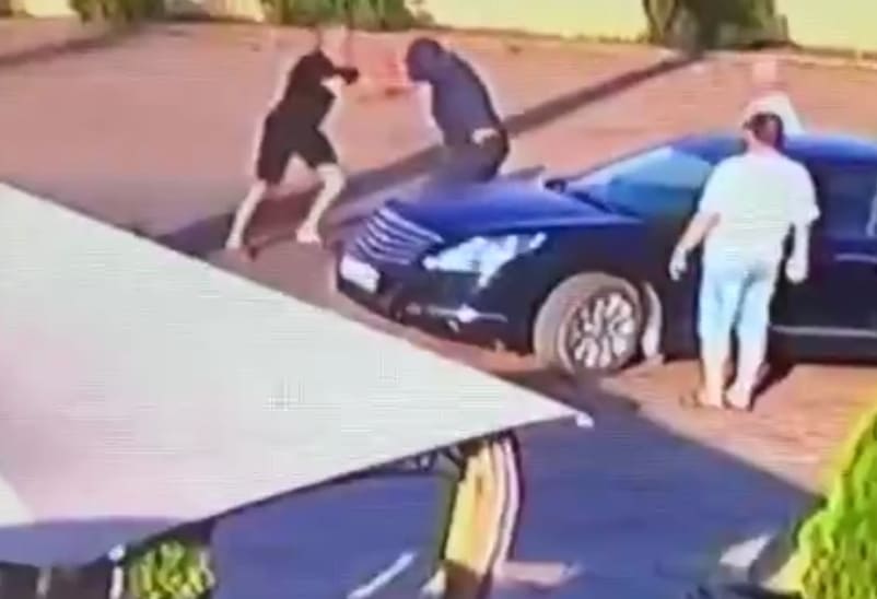 Man Fatally Stabbed Outside Cafe