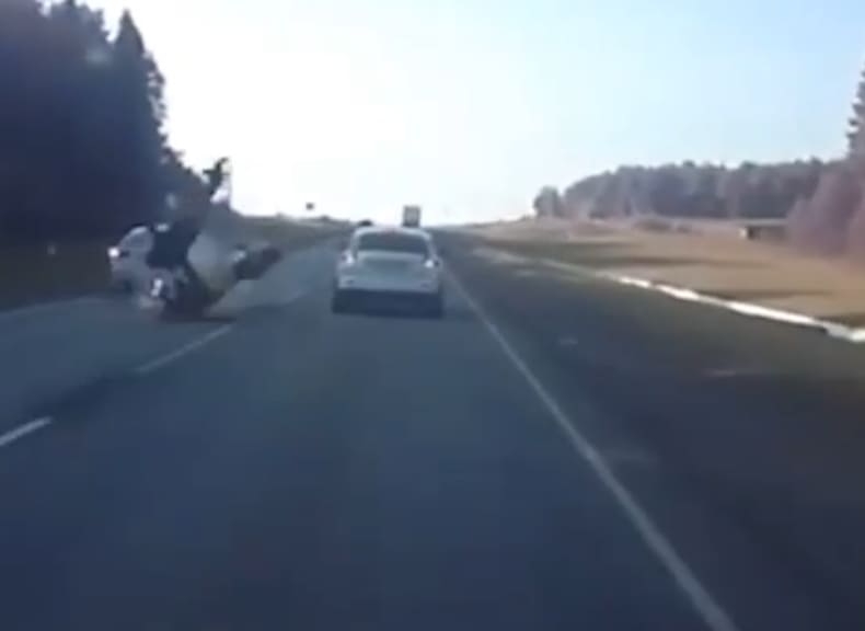 Instant Death For Biker in Russia