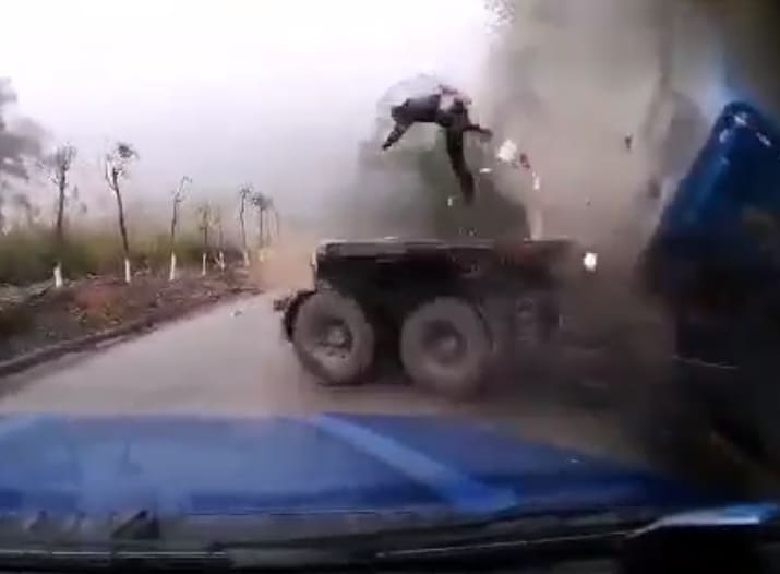 Dashcam Catches Brutal Ejection of Truck Driver