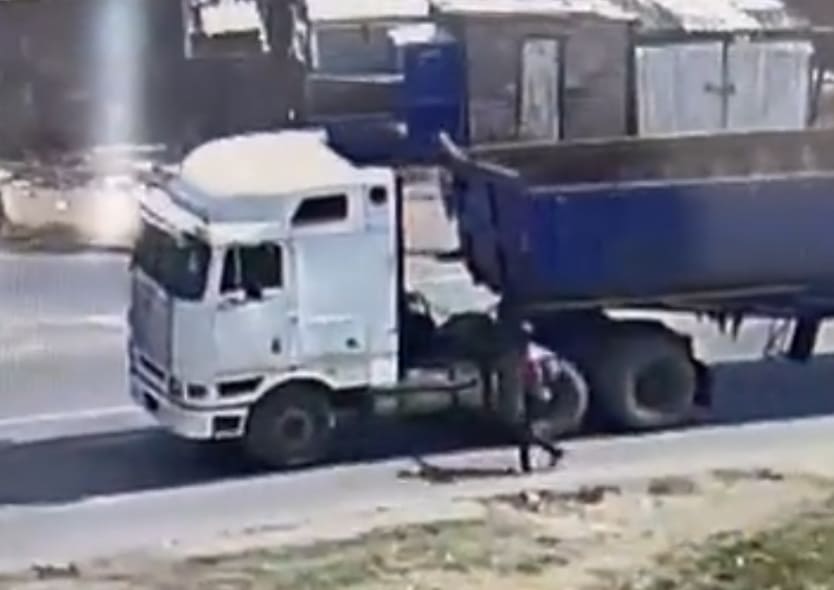 Example On How NOT To Hitch A Ride