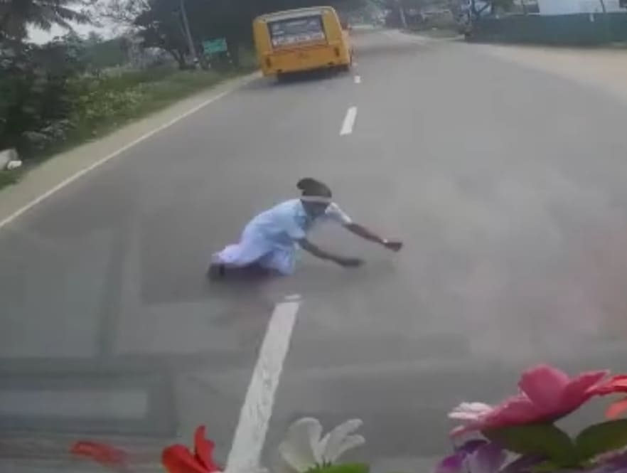 Elderly Man Ends Life Under Bus Wheels