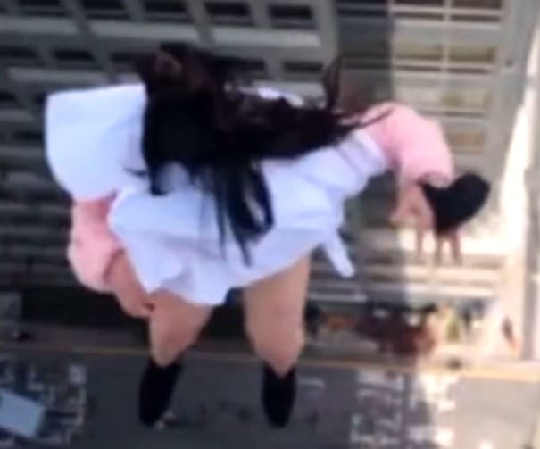 Korean Girl Livestreams Her Suicide