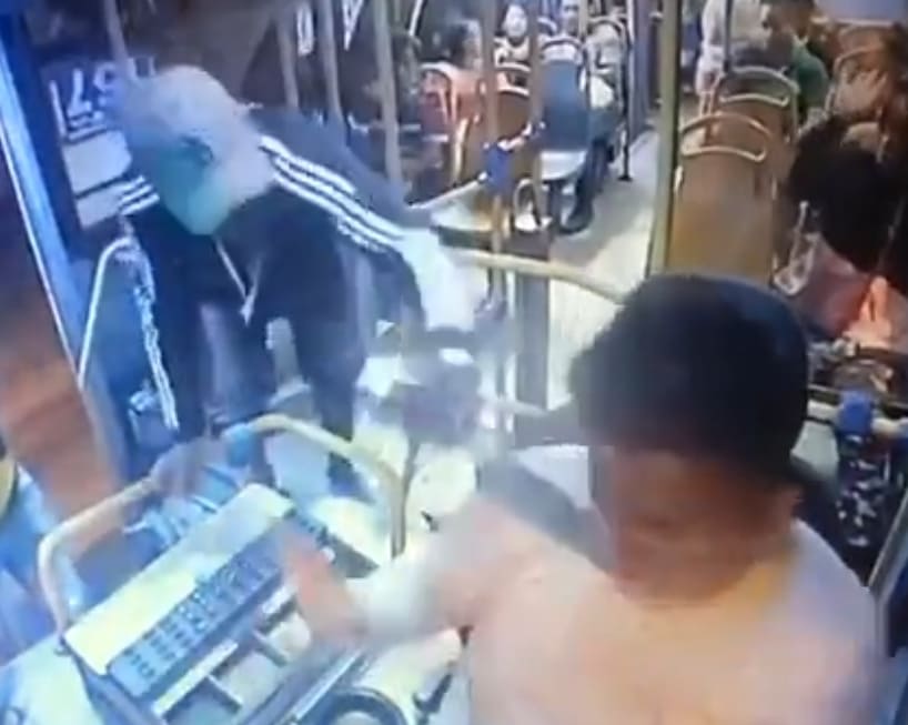 Bus Driver Fatally Stabbed During Robbery