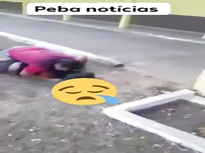 Man beaten woman and nobody help 