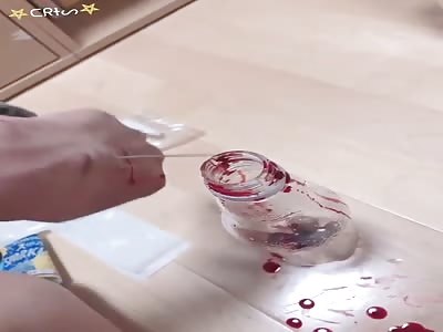 Sad girl cut HERSELF 2