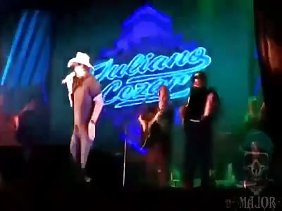 BRAZIL: Singer Dies of Heart Attack on Stage