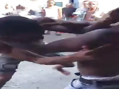 2 man fighting in the jail