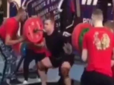 OUCH! Massive Squat Fail.
