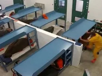 Florida Inmate Bashes PEDO's Head (Kills Him)