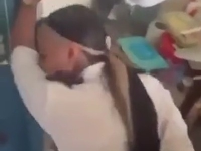 UK Lady Prison Guard Sex with Inmate 