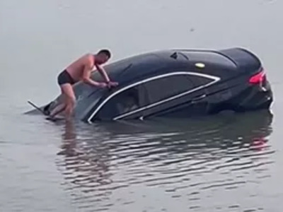 CRAZY: Half Man Half Fish!!!