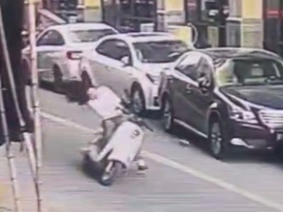 Final Destination in Full power: Single Brick falls from Building kill Girl