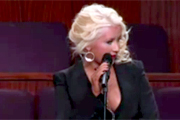 WOW: Christina Aguilaria Tampon FAIL
