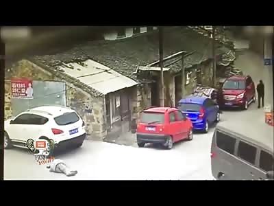 Elderly Man Falls on the Street and Nobody Gives a Shit (Ends Run Over and Killed by Car)