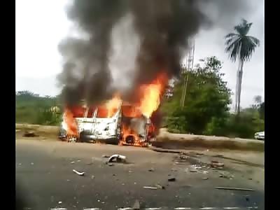 BUT FIRST.. Let Me take a Selife: Lady Takes a Selfie at Horrific Accident Scene While People are Dying