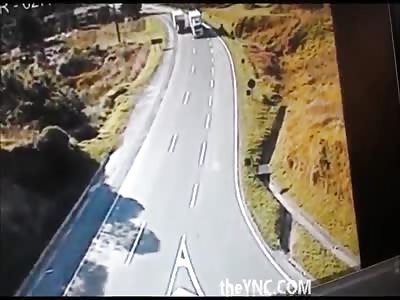 3 Teenagers on a Motorcycle Killed by Truck