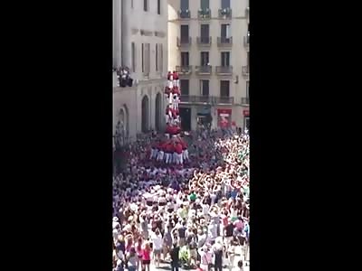Human Pyramid goes Terribly Wrong at Festival 