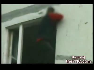 Teen jumps to his Death in front of the Entire Neighborhood