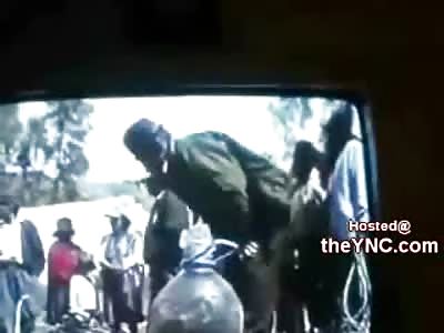 Mob in Ecuador Beat and Burn One Man Alive,  Tie 3 Others to a Pole and Whip Them