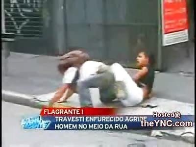 Man Fights with his Good Looking Tranny Lover in the Middle of a Busy Street