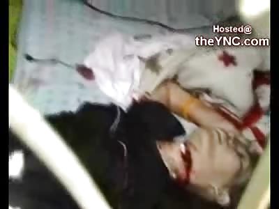 Man Slices his Pretty Girlfriend's Throat..and Hangs Himslef over her Body