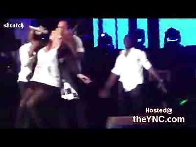 Mariah Carey's Fat ass Falls on Stage