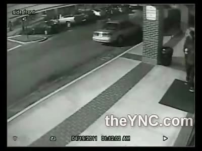 Thug Robber gets Instant Karma in Florida Internet Cafe